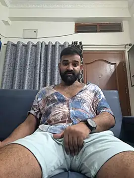 Snapshot of Fun_Guuy chatting on 02-18-25, 05:09 Fun Guuy online show from 02-18-25, 05:09