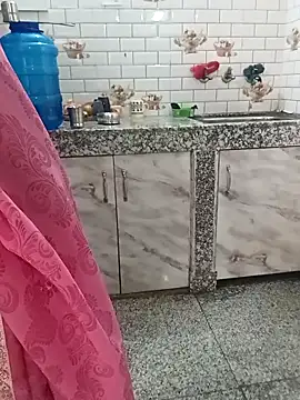 Snapshot of Saroj-Shah chatting on 12-18-25, 05:45 Saroj-Shah online show from 12-18-25, 05:45