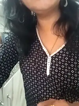 Snapshot of Saroj-Shah chatting on 04-06-26, 05:41 Saroj-Shah online show from 04-06-26, 05:41