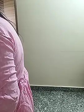 Snapshot of Saroj-Shah chatting on 11-15-25, 02:59 Saroj-Shah online show from 11-15-25, 02:59