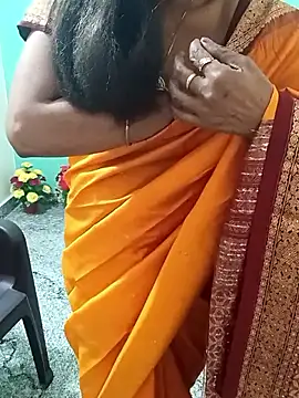 Snapshot of Saroj-Shah chatting on 01-08-26, 06:08 Saroj-Shah online show from 01-08-26, 06:08