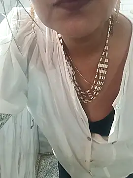 Snapshot of Saroj-Shah chatting on 04-11-26, 07:45 Saroj-Shah online show from 04-11-26, 07:45