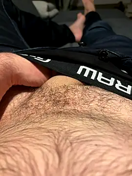 Snapshot of mrniceguy198 chatting on 10-31-25, 10:05 mrniceguy198 online show from 10-31-25, 10:05