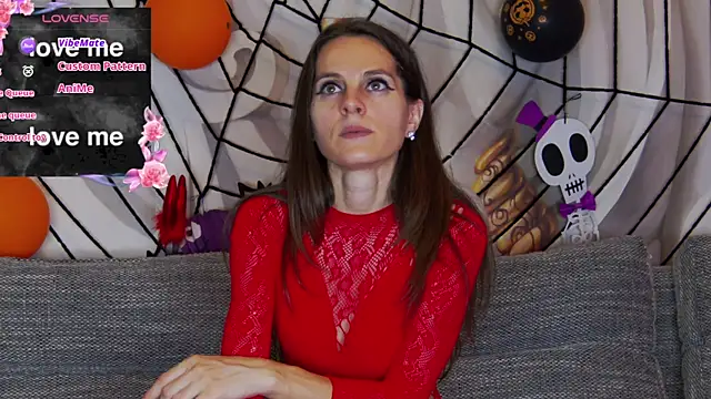 hailey peach online show from 10-31-25, 06:04