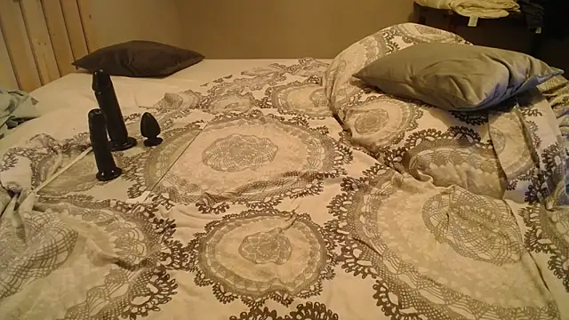 33  Max online show from 02-01-26, 05:06