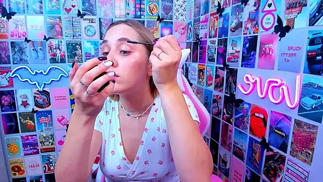 MiaMilas online show from 09-30-25, 05:30