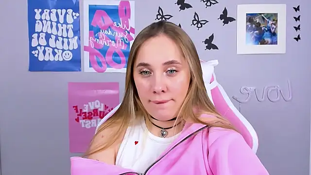 MiaMilas online show from 01-23-25, 03:05