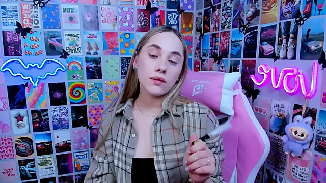 MiaMilas online show from 02-25-26, 03:56