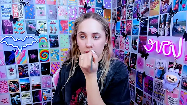 MiaMilas online show from 02-26-26, 01:55