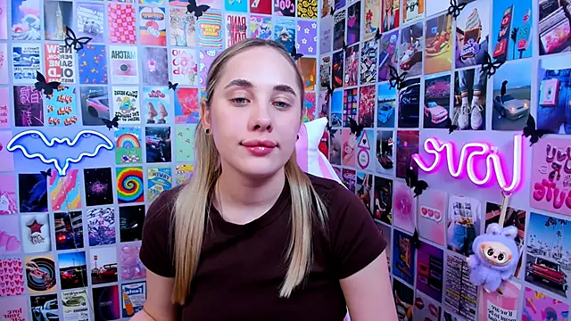 MiaMilas online show from 05-19-26, 02:02