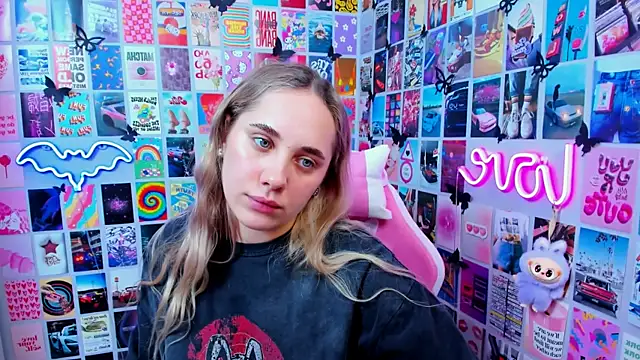 MiaMilas online show from 02-16-26, 02:16