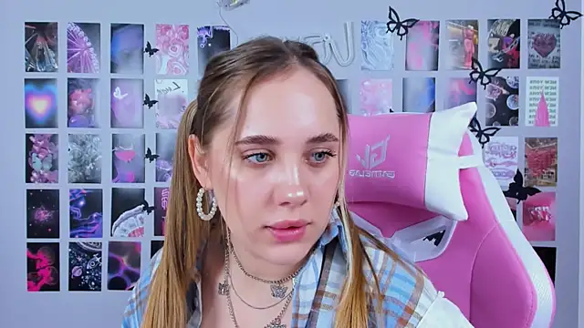 MiaMilas online show from 02-20-25, 11:20