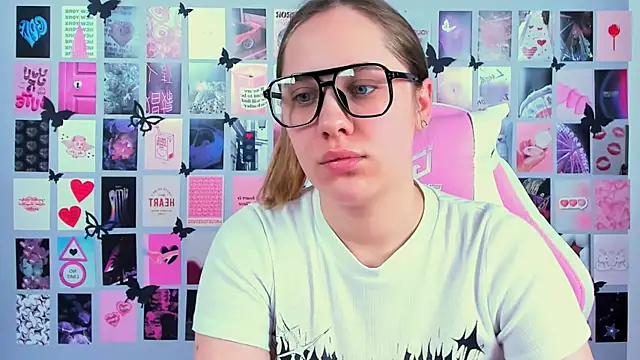 MiaMilas online show from 03-21-25, 06:27