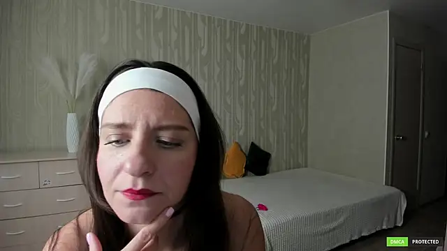 Snapshot of helentasty chatting on 04-21-26, 10:33 helentasty online show from 04-21-26, 10:33