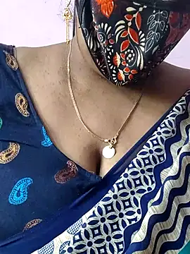 Snapshot of mallu-sumi chatting on 07-10-26, 10:37 mallu-sumi online show from 07-10-26, 10:37