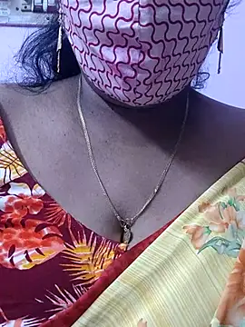 Snapshot of mallu-sumi chatting on 07-23-26, 06:04 mallu-sumi online show from 07-23-26, 06:04