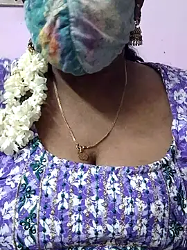 Snapshot of mallu-sumi chatting on 07-18-26, 06:16 mallu-sumi online show from 07-18-26, 06:16