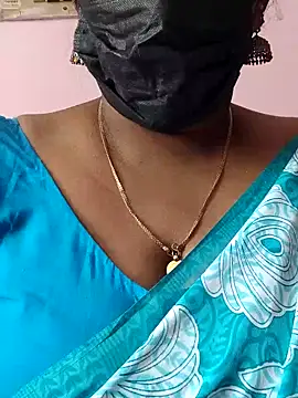 Snapshot of mallu-sumi chatting on 04-27-26, 06:44 mallu-sumi online show from 04-27-26, 06:44