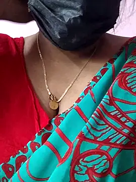 Snapshot of mallu-sumi chatting on 04-30-26, 03:13 mallu-sumi online show from 04-30-26, 03:13
