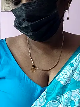 Snapshot of mallu-sumi chatting on 04-29-26, 02:05 mallu-sumi online show from 04-29-26, 02:05
