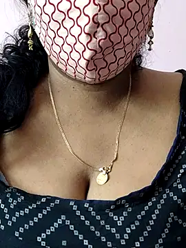 Snapshot of mallu-sumi chatting on 05-26-26, 08:45 mallu-sumi online show from 05-26-26, 08:45
