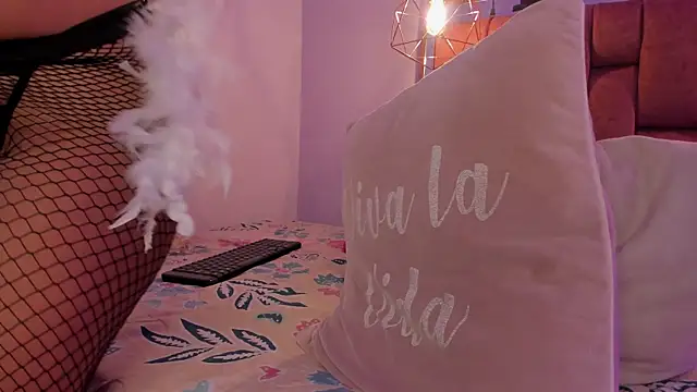 kristakinnky online show from 10-16-25, 01:52