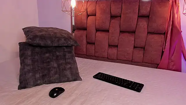 kristakinnky online show from 05-12-26, 12:11