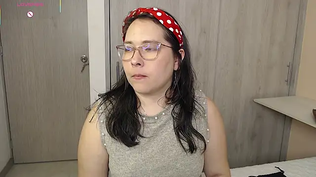 May Carlier online show from 10-09-25, 09:26