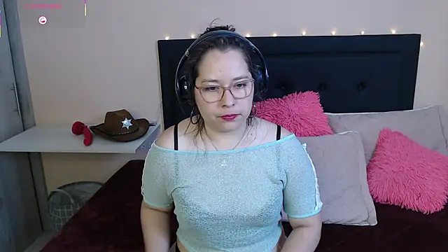 May Carlier online show from 09-26-25, 07:43