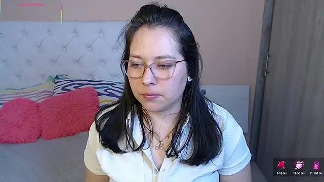 May Carlier online show from 11-30-25, 06:25