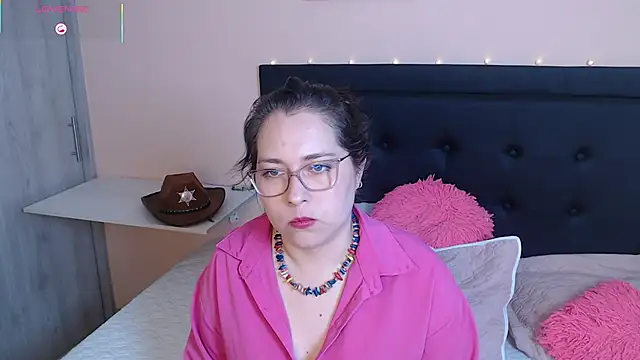 May Carlier online show from 10-08-25, 02:13