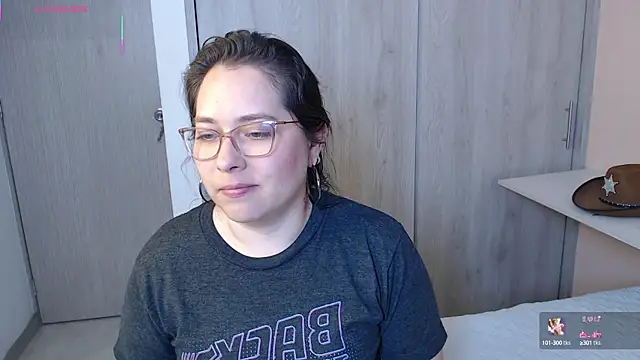 May Carlier online show from 10-20-25, 03:08