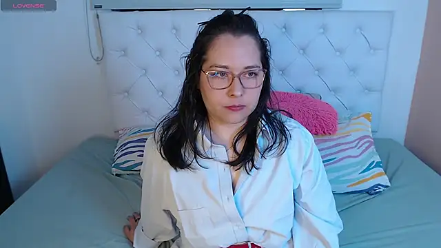 May Carlier online show from 11-25-25, 03:51