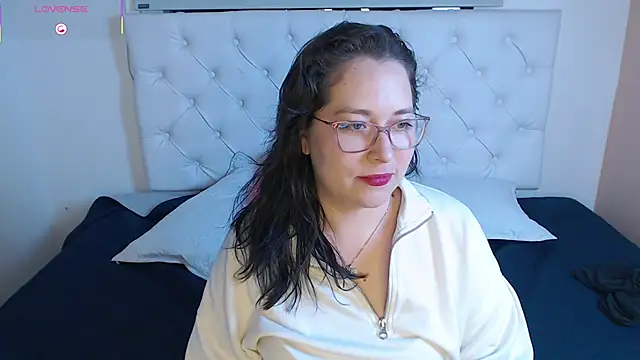 May Carlier online show from 02-07-26, 04:09