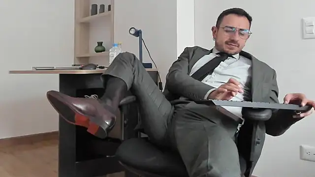 Snapshot of pablo-rincon95 chatting on 03-10-25, 06:23 pablo-rincon95 online show from 03-10-25, 06:23