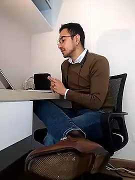 Snapshot of pablo-rincon95 chatting on 02-15-25, 03:06 pablo-rincon95 online show from 02-15-25, 03:06