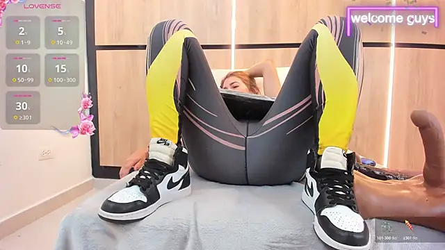 adela chase online show from 11-20-25, 03:07