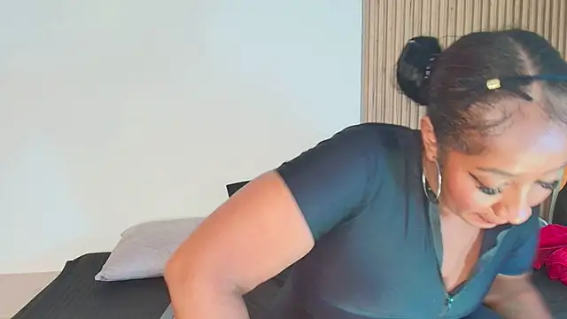 Snapshot of Krystal_cambell1 chatting on 03-10-25, 11:12 Krystal cambell1 online show from 03-10-25, 11:12