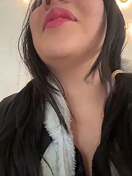 Snapshot of Emily_Trujillo chatting on 10-14-25, 06:08 Emily Trujillo online show from 10-14-25, 06:08