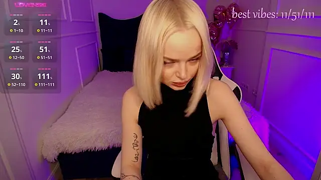 Snapshot of horny_blondiee chatting on 02-19-25, 08:12 horny blondiee online show from 02-19-25, 08:12