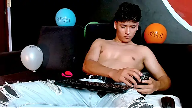 LiamEvans 0 online show from 03-11-25, 03:56