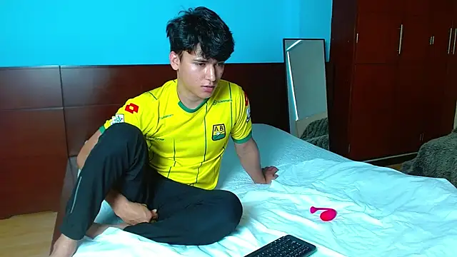 LiamEvans 0 online show from 02-11-25, 07:48