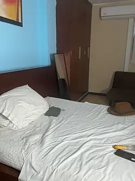 LiamEvans 0 online show from 01-30-25, 10:41