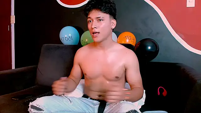 LiamEvans 0 online show from 03-10-25, 05:07