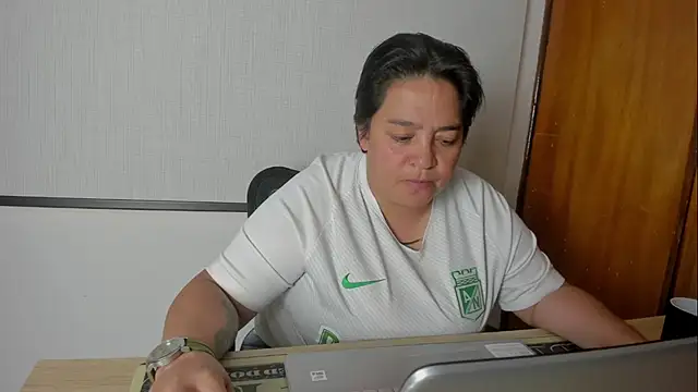 Snapshot of MELODYFANTASY chatting on 12-05-24, 04:50 MELODYFANTASY online show from 12-05-24, 04:50