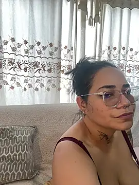Snapshot of Mabelydani chatting on 07-19-26, 07:21 Mabelydani online show from 07-19-26, 07:21