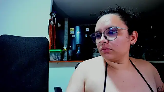 Snapshot of Mabelydani chatting on 10-11-25, 10:33 Mabelydani online show from 10-11-25, 10:33