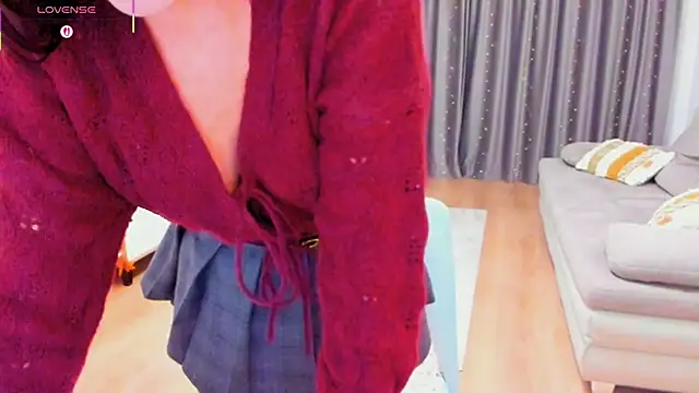 Snapshot of Miss_A chatting on 09-21-25, 11:32 Miss A online show from 09-21-25, 11:32