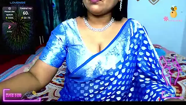 Snapshot of honey-sexy chatting on 04-21-26, 05:25 honey-sexy online show from 04-21-26, 05:25
