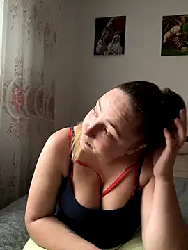 Joannakiss online show from 11-13-25, 02:43